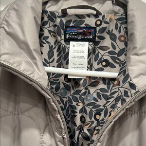 Patagonia Quilted Coat in Light Gray EUC